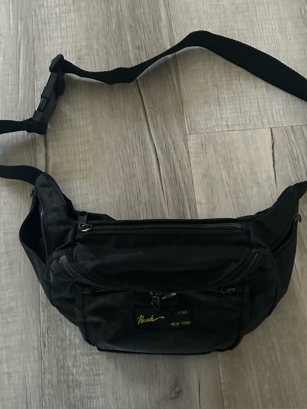 vintage 80s style fanny pack